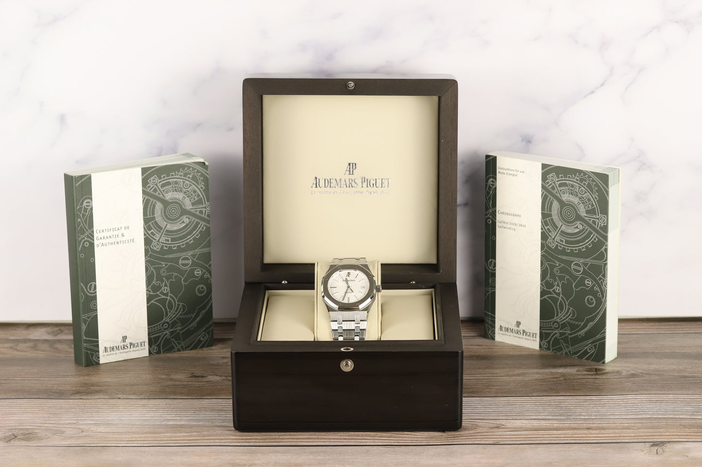 Audemars Piguet<br>15300ST Royal Oak White Dial