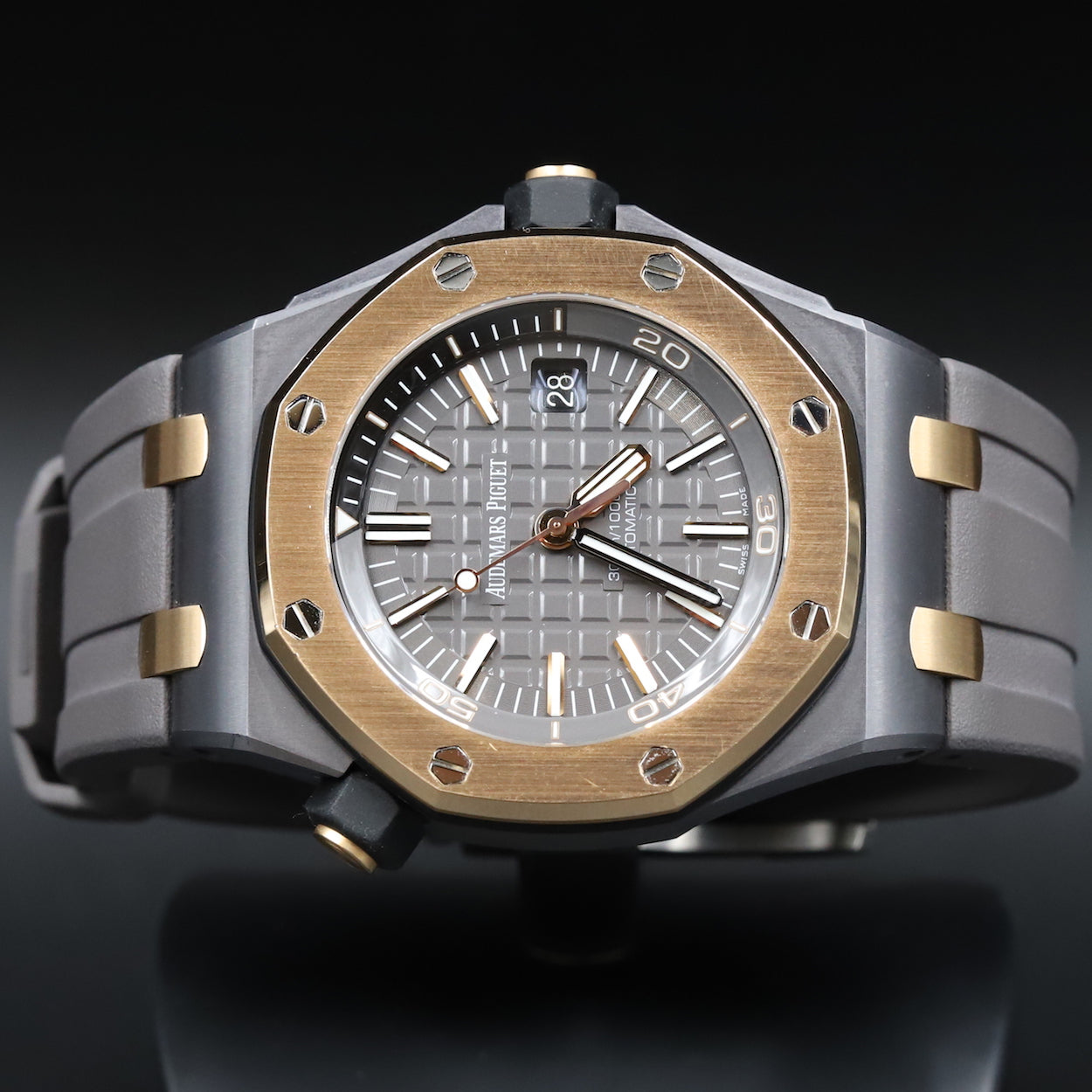 Audemars Piguet15709TR Royal Oak Offshore Diver Tantalum QE II Cup