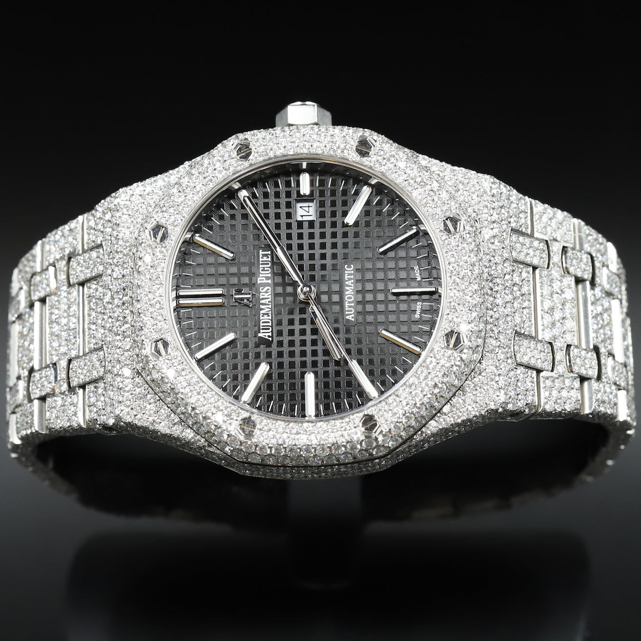 Audemars Piguet15400ST Royal Oak Custom Diamond Black Dial