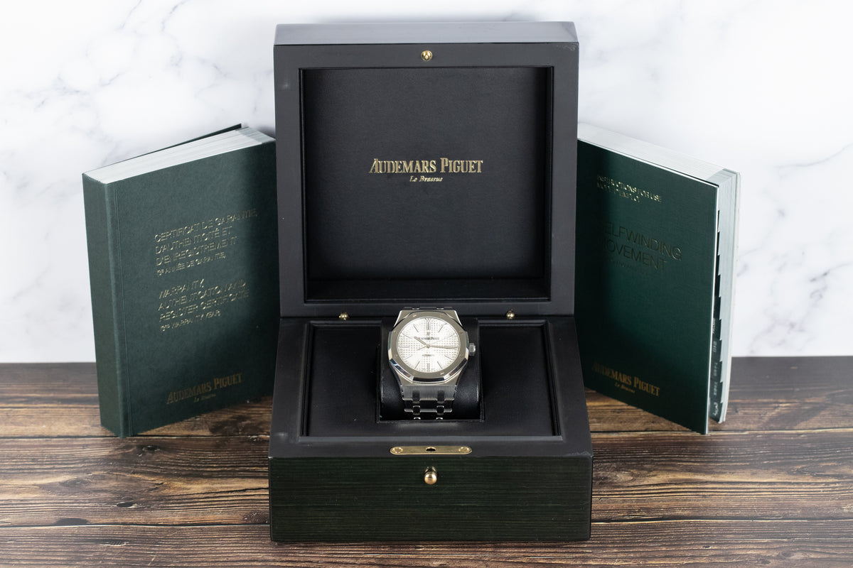 Audemars Piguet<br>15400ST Royal Oak White Dial