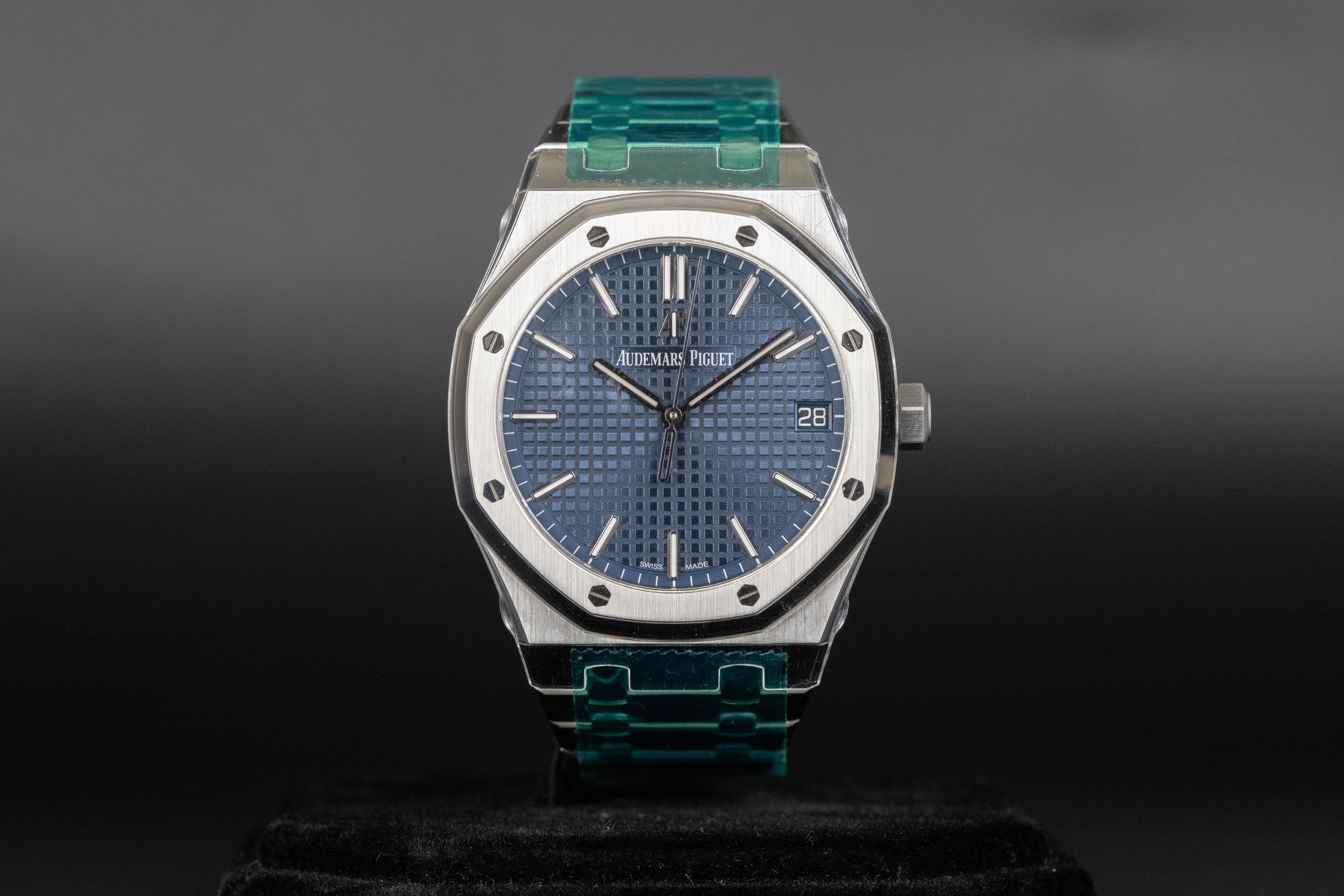 Audemars Piguet 15500ST Royal Oak Blue Dial – Newport Watch Club