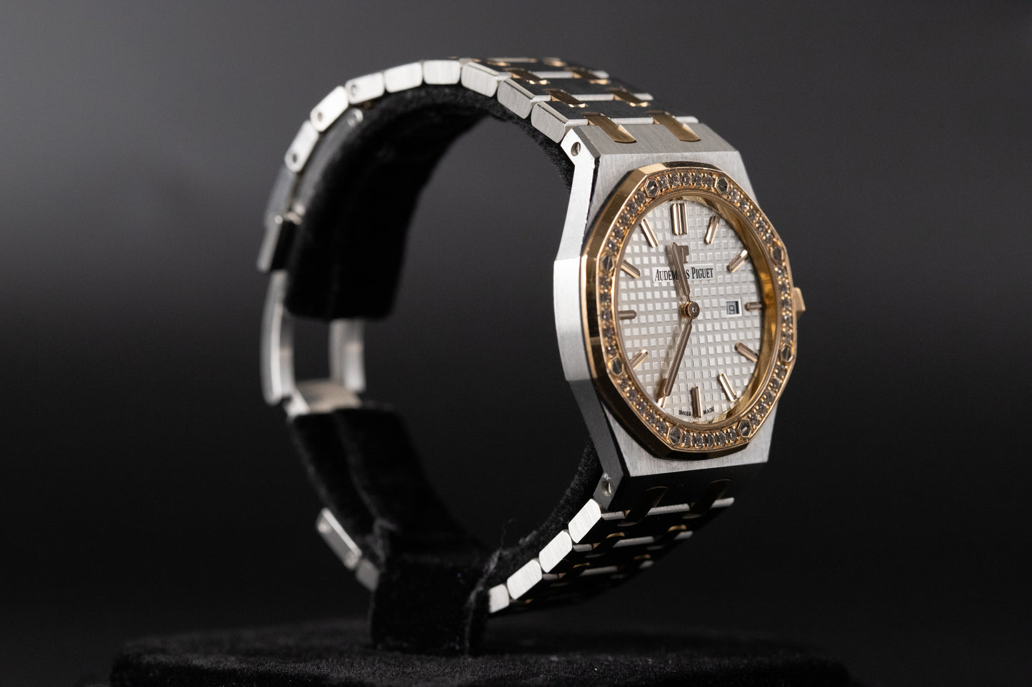 Audemars Piguet 67651SR Lady Royal Oak White Dial Diamond Bezel