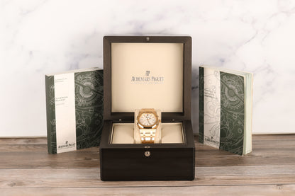 Audemars Piguet<br>15300OR Royal Oak White Dial