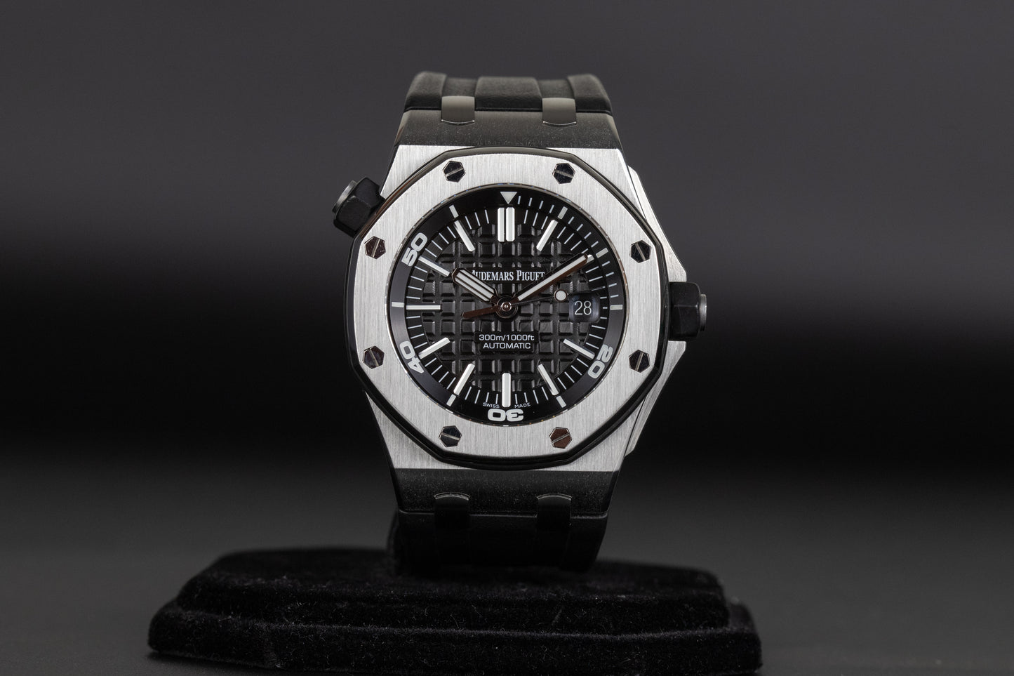 Audemars Piguet 15703ST Royal Oak Offshore Diver Black DIal