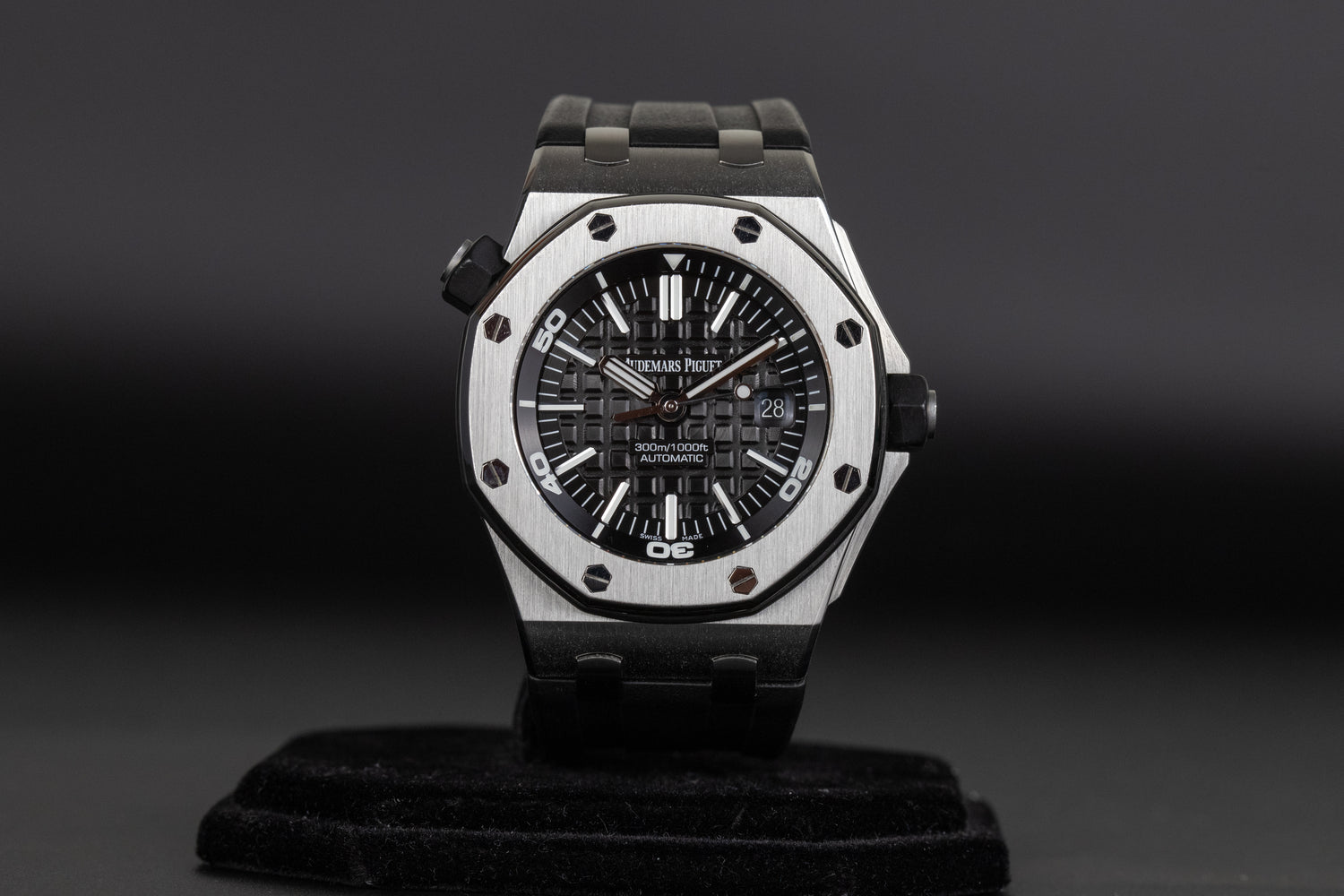 Audemars Piguet 15703ST Royal Oak Offshore Diver Black DIal