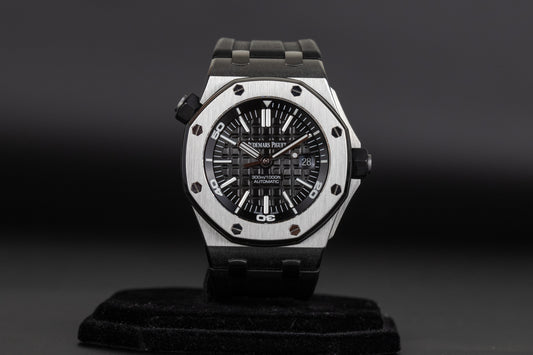 Audemars Piguet 15703ST Royal Oak Offshore Diver Black DIal
