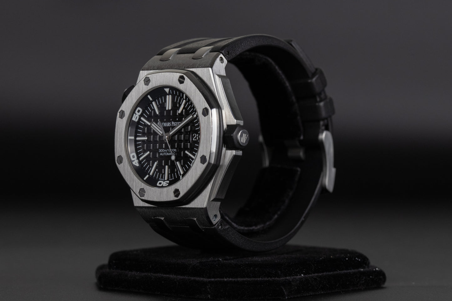 Audemars Piguet 15703ST Royal Oak Offshore Diver Black DIal