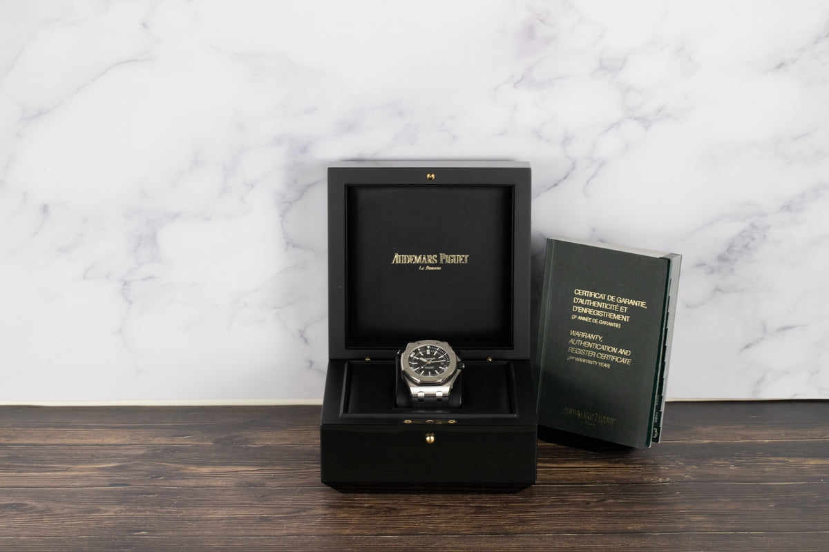 Audemars Piguet<br>15703ST Royal Oak Offshore Diver Black DIal