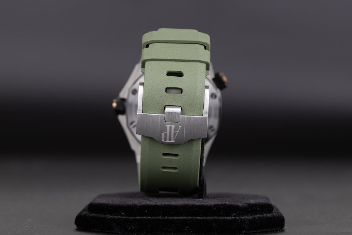 Audemars Piguet<br>15720ST Royal Oak Offshore Diver Green Dial
