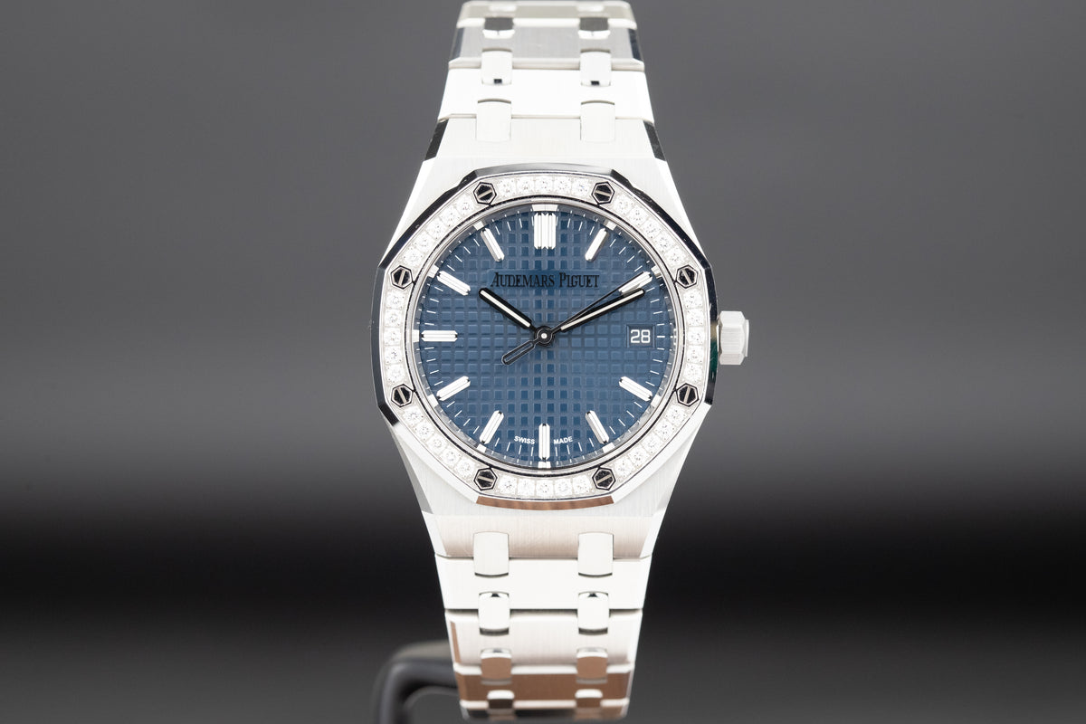 Audemars Piguet<br>77451ST Royal Oak Blue Dial Diamond Bezel