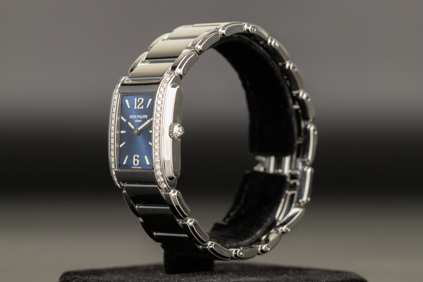 Patek Philippe 4910/1200A Twenty~4