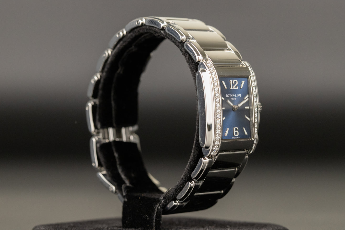 Patek Philippe 4910/1200A Twenty~4