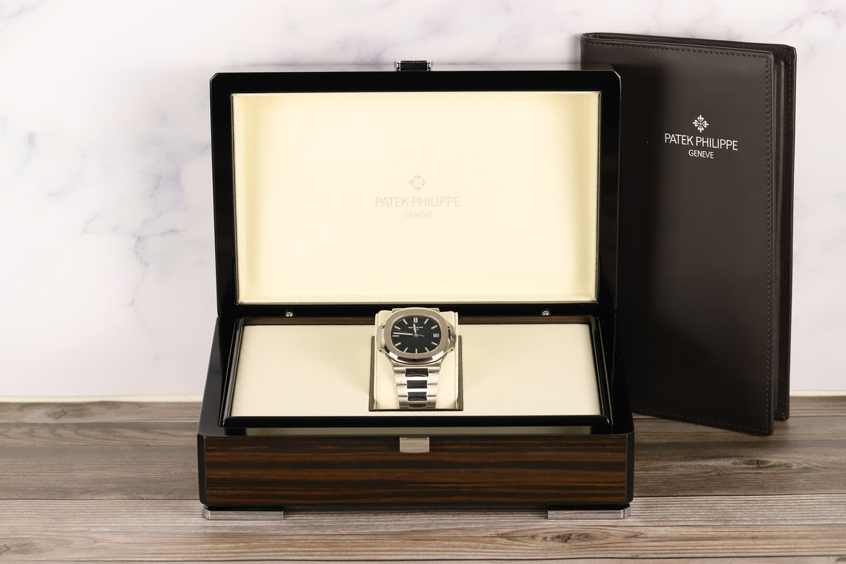 Patek Philippe<br>5811/1G Nautilus Blue Dial