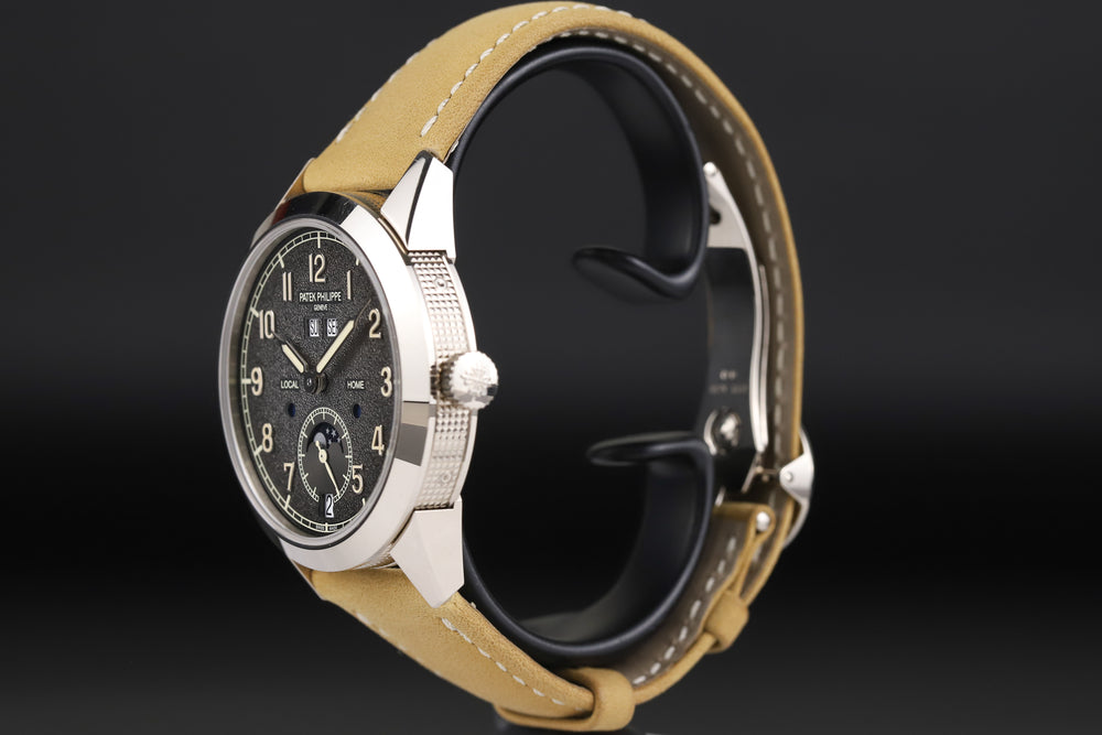 Patek Philippe<br>5326G Calatrava Annual Calendar Travel Time