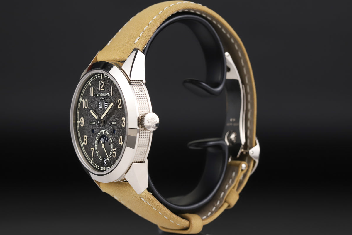 Patek Philippe<br>5326G Calatrava Annual Calendar Travel Time