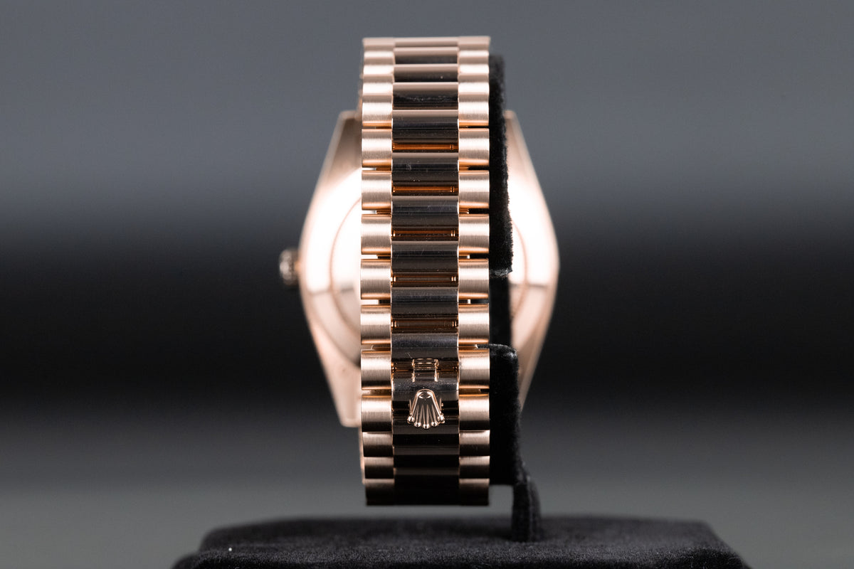 Rolex<br>228235 DayDate 40 Sundust Baguette Diamond Dial