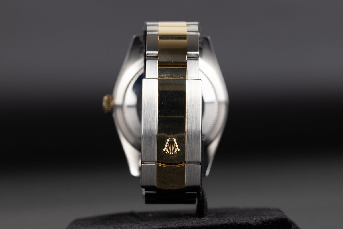 Rolex<br>326933 Sky-Dweller SS/18k Black Dial