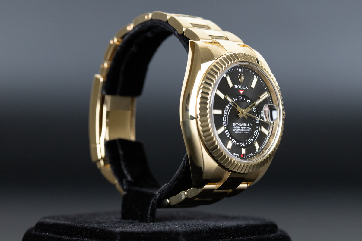 Rolex<br>326938 Sky-Dweller Black Dial