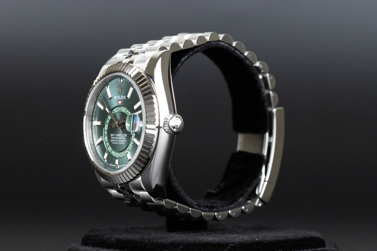 Rolex<br>336934 Sky-Dweller Green Dial