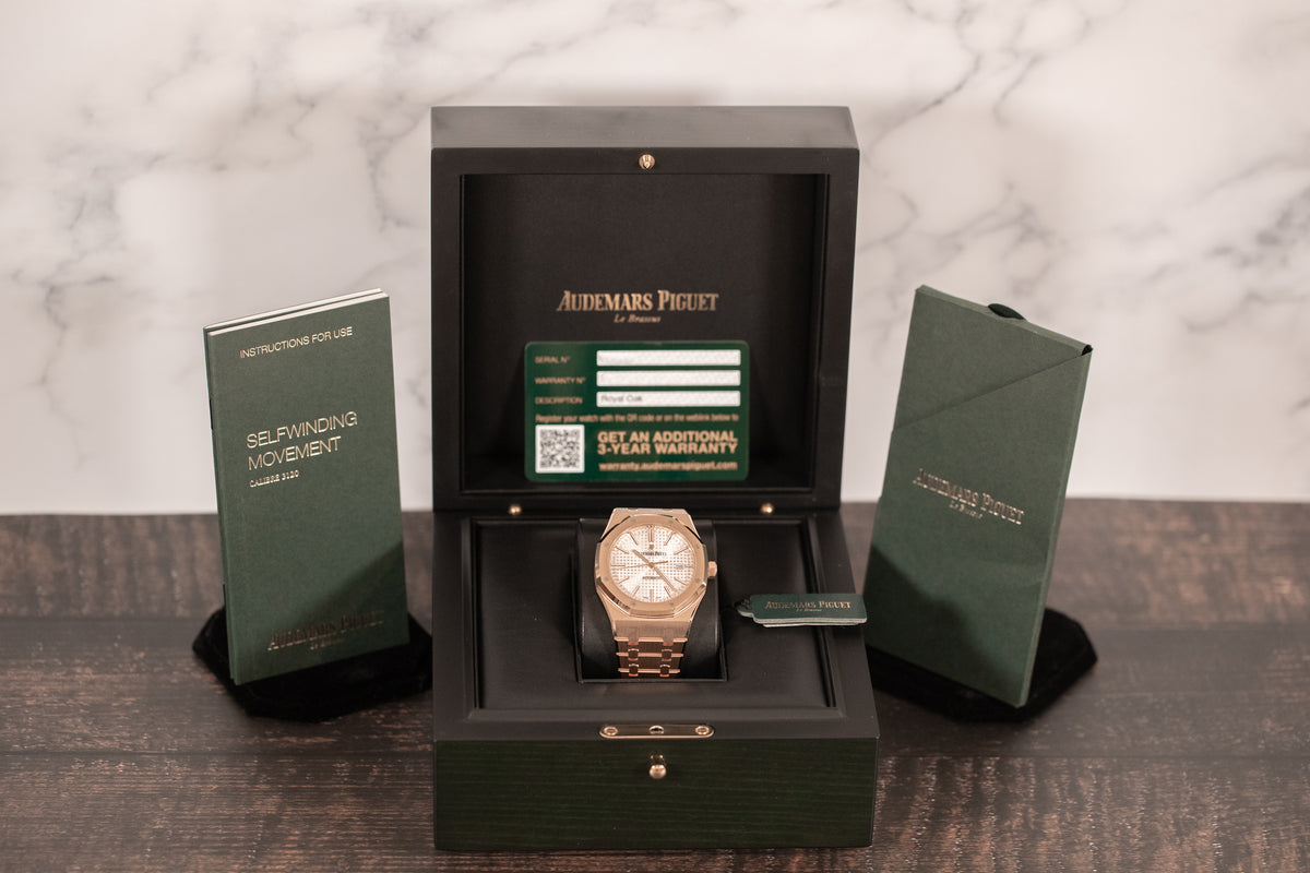 Audemars Piguet<br>15400OR Royal Oak White Dial