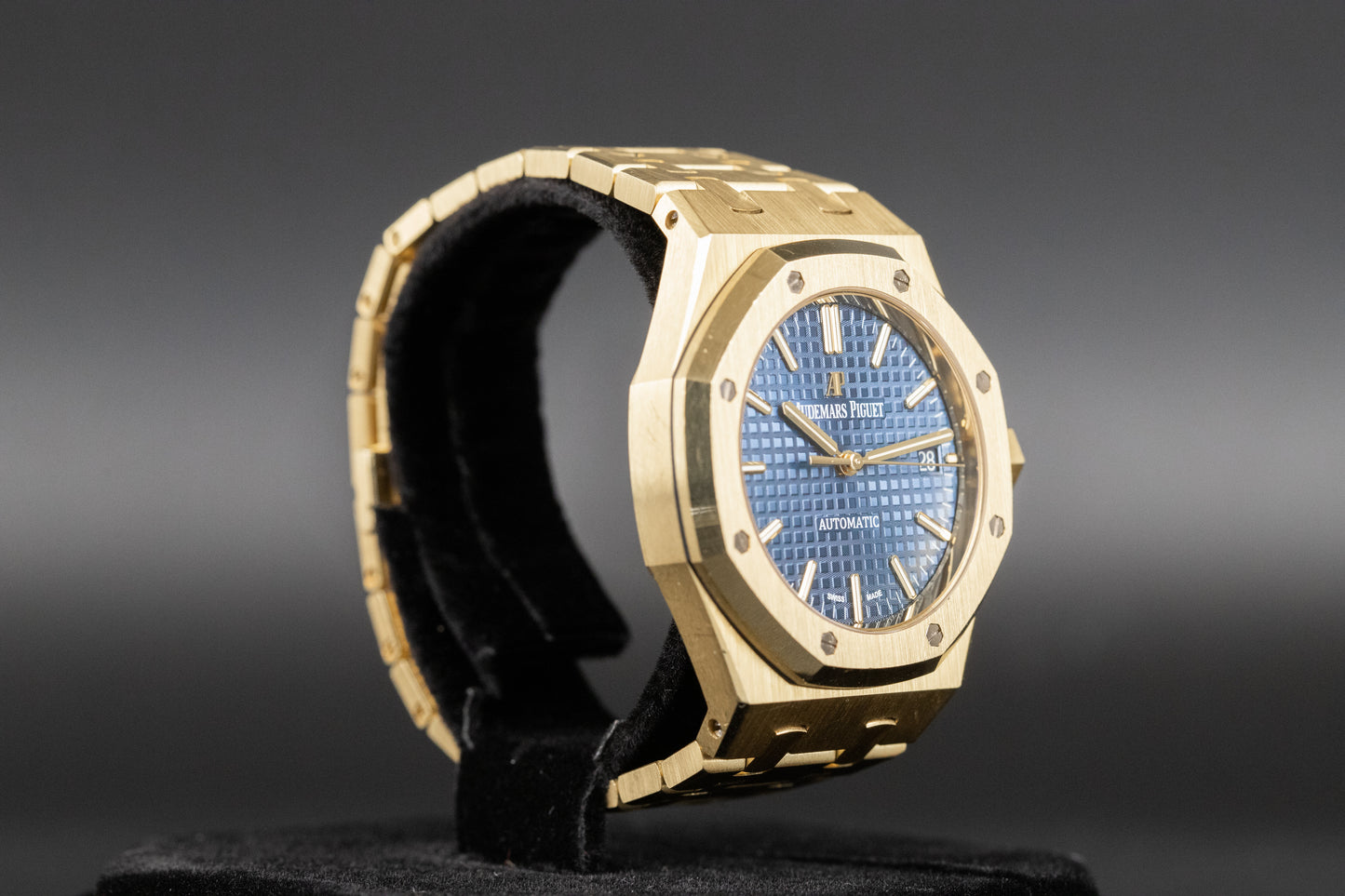 Audemars Piguet<br>15450BA Royal Oak 37mm Yellow Gold Blue Dial