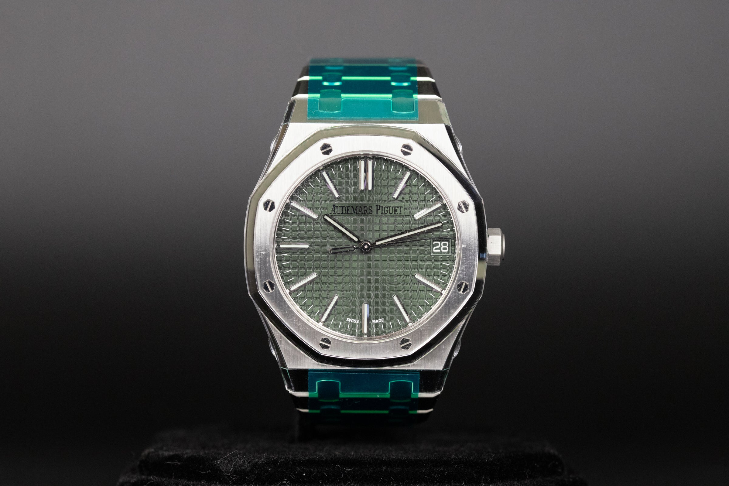 Audemars Piguet15510ST Royal Oak Green Dial 50th Anniversary Newport audemars-piguet15510st-royal-oak-green-dial-50th-anniversary-newport