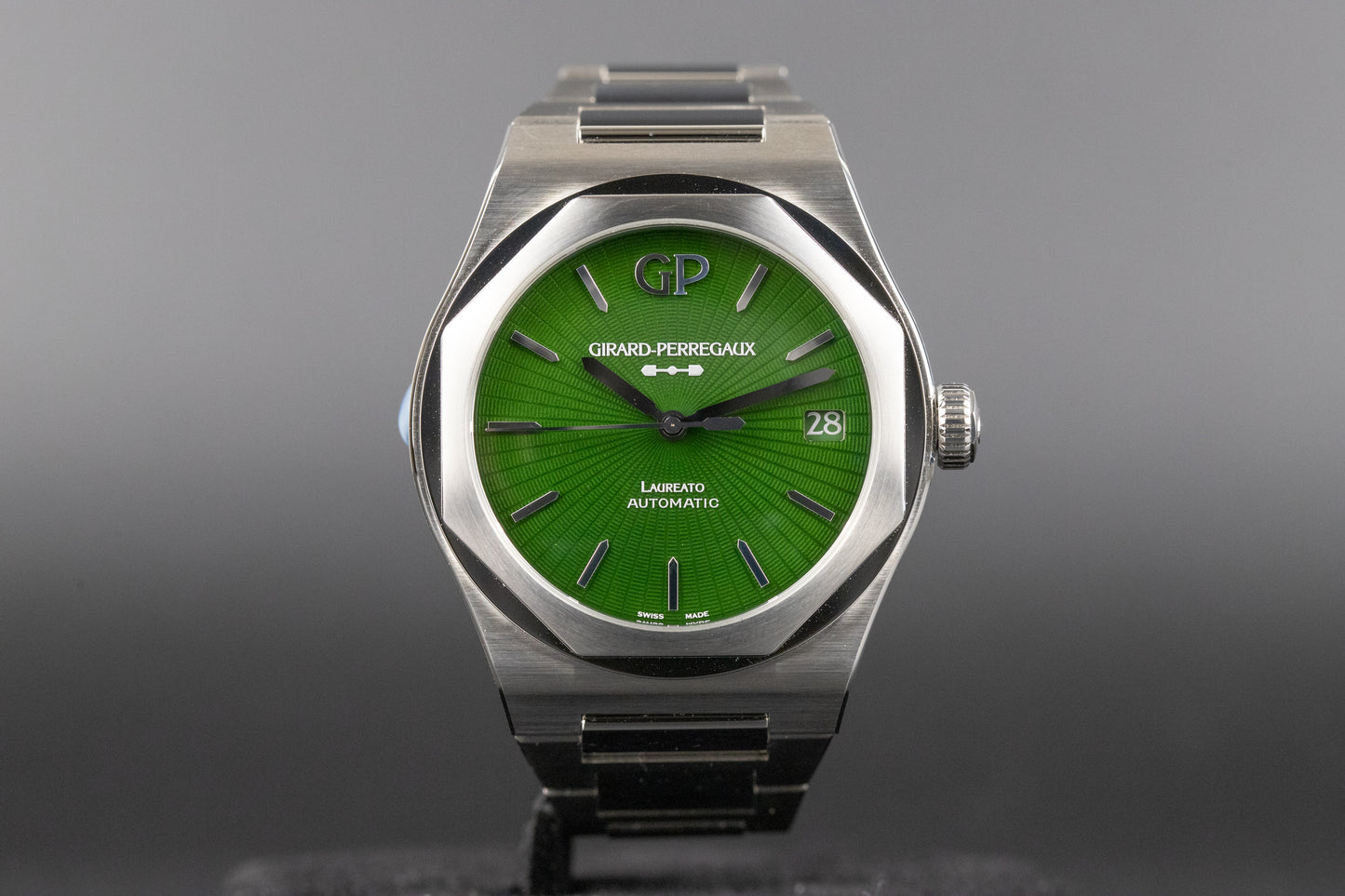 Girard-Perregaux<br>81010-11-433-11A Laureato Eternity Edition