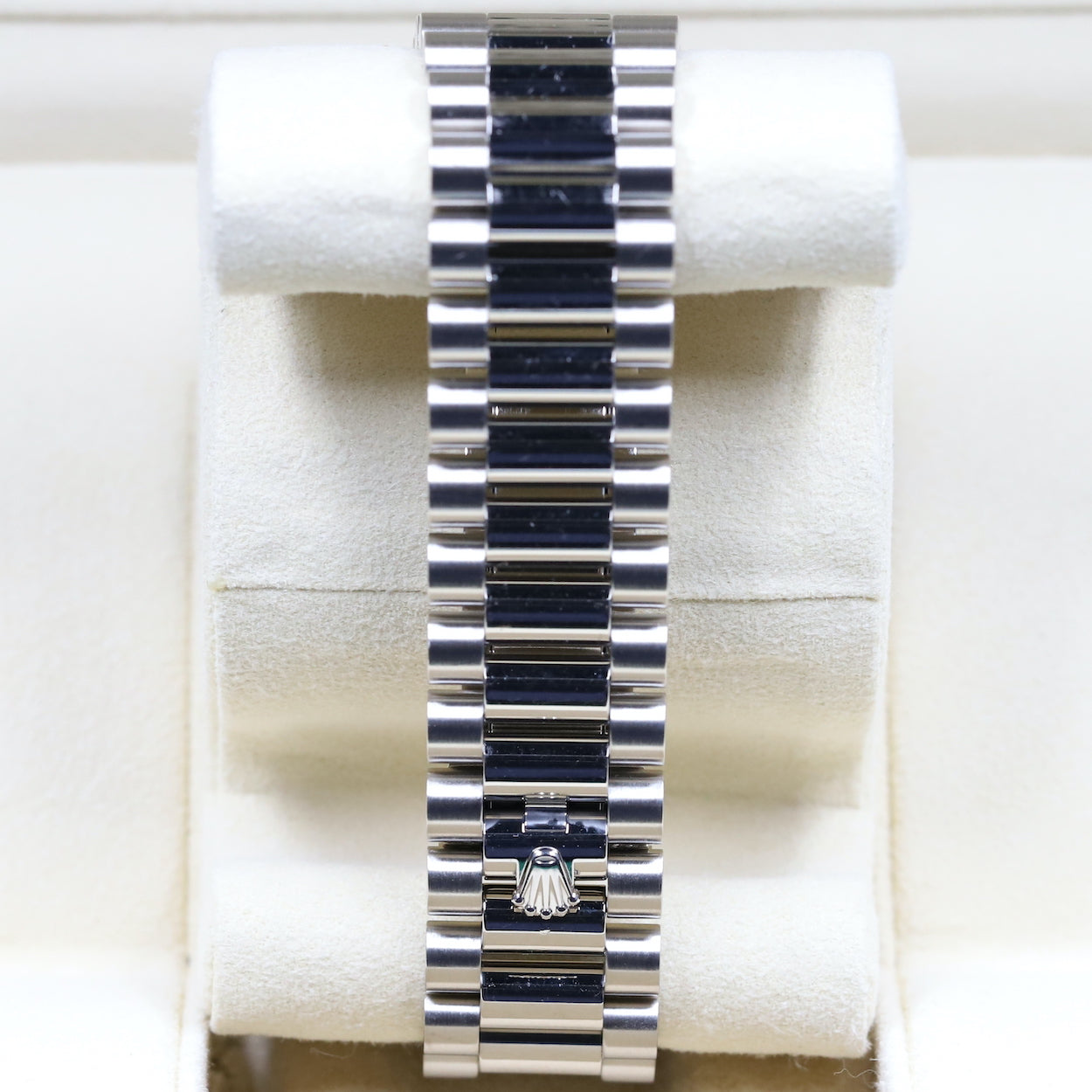 Rolex<br>228349RBR DayDate 40 White Gold Diamond Bezel Green Dial