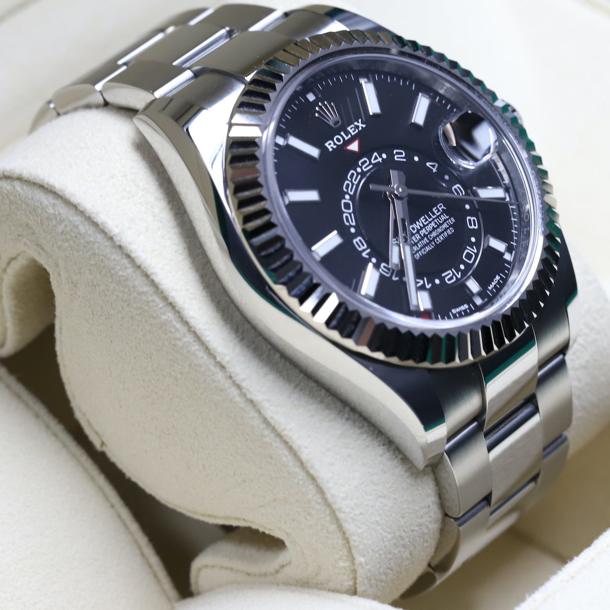 Rolex<br>326934 Sky-Dweller Black Dial