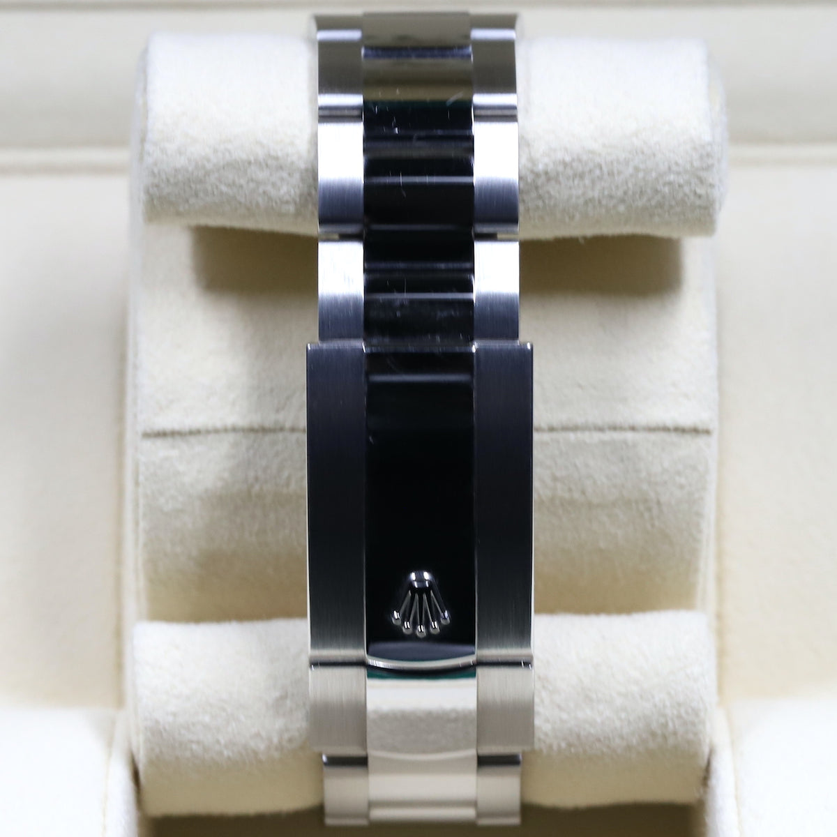 Rolex<br>326934 Sky-Dweller Black Dial