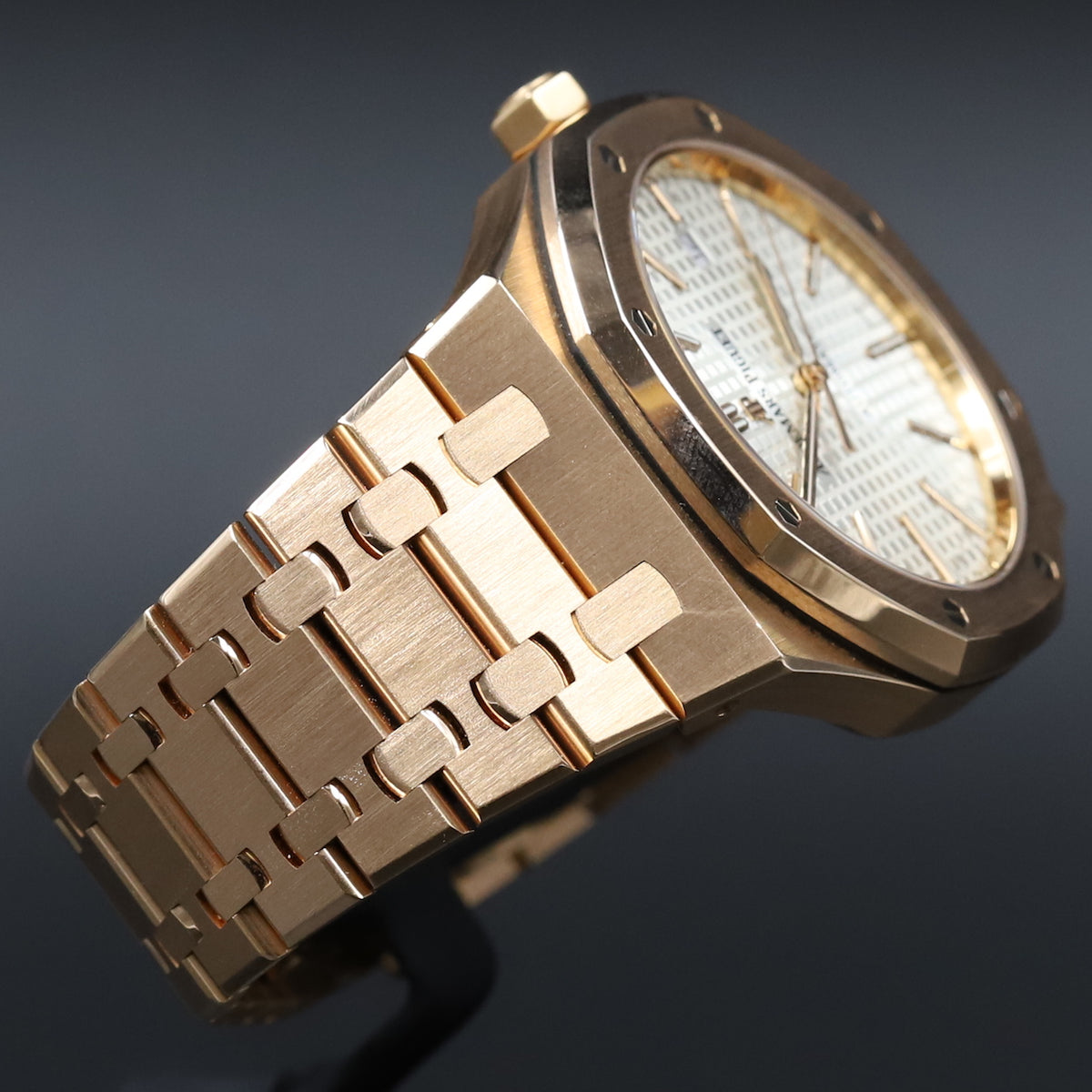 Audemars Piguet<br>15400OR Royal Oak White Dial