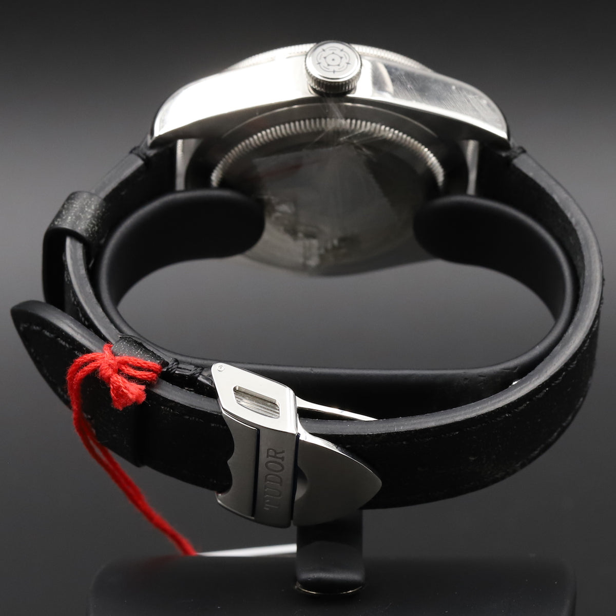 Tudor<br>M79220N Black Bay Black Shield