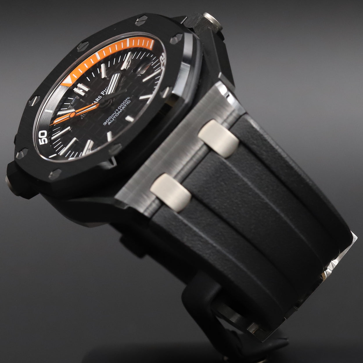 Audemars Piguet15707CE Royal Oak Offshore Diver – Newport Watch Club
