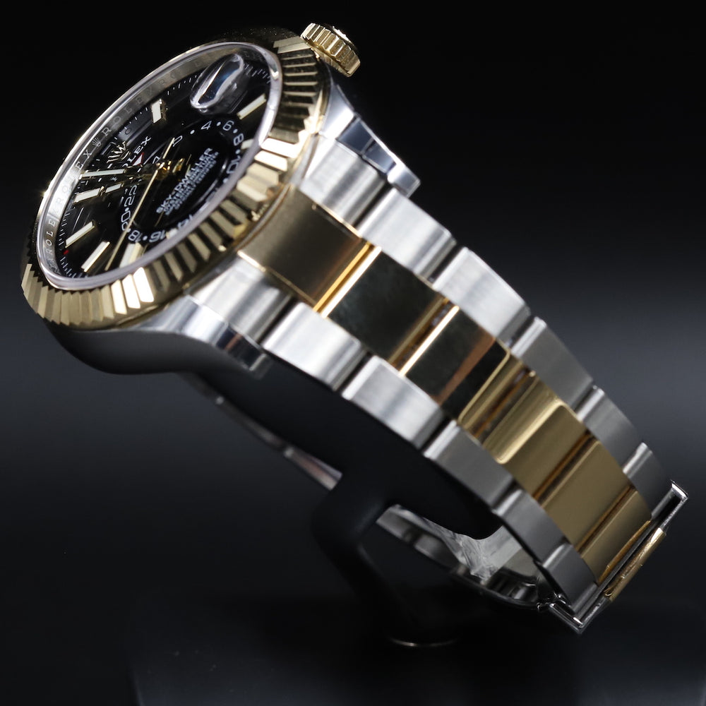 Rolex<br>326933 Sky-Dweller SS/18k Black Dial