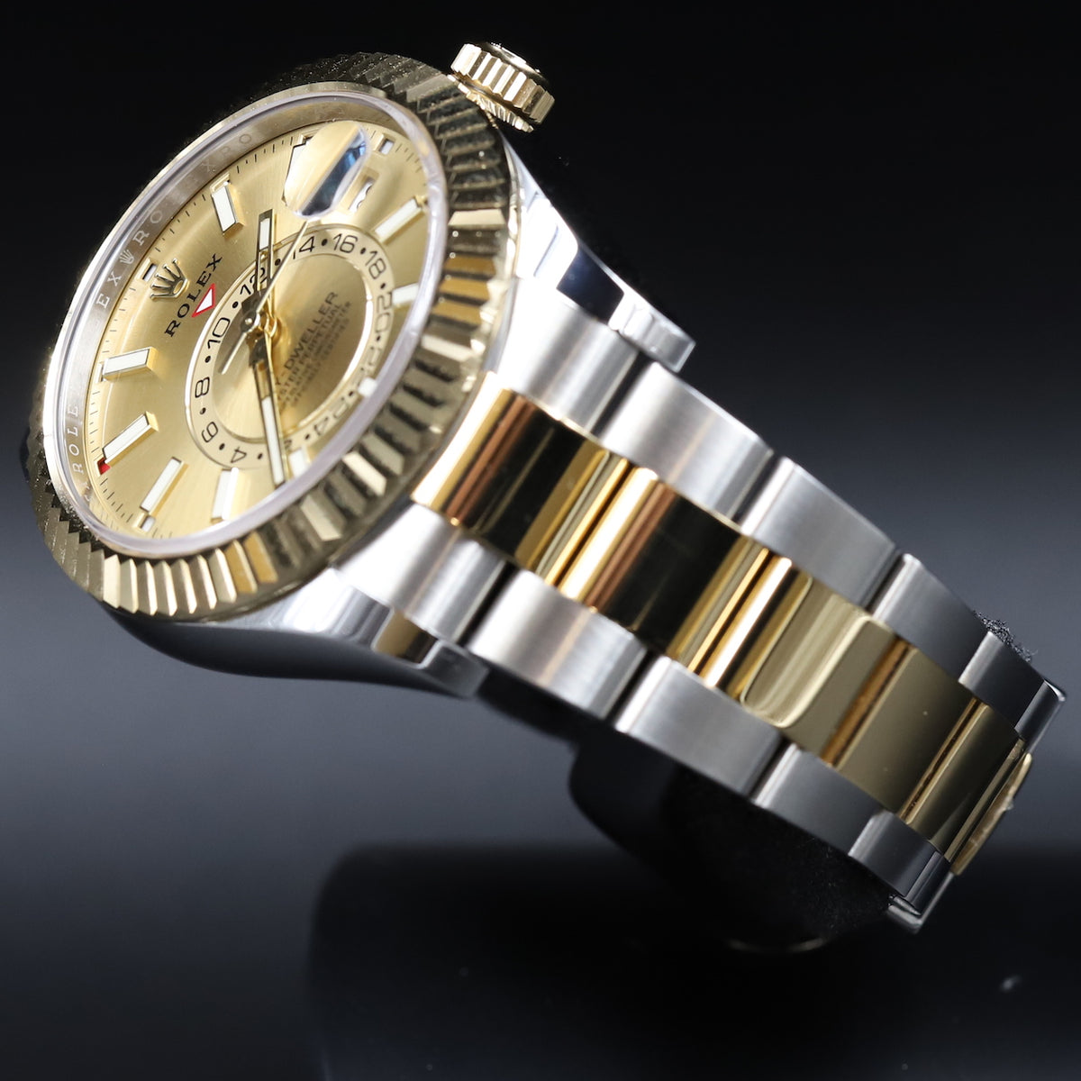 Rolex<br>326933 Sky-Dweller SS/18k Champagne Dial