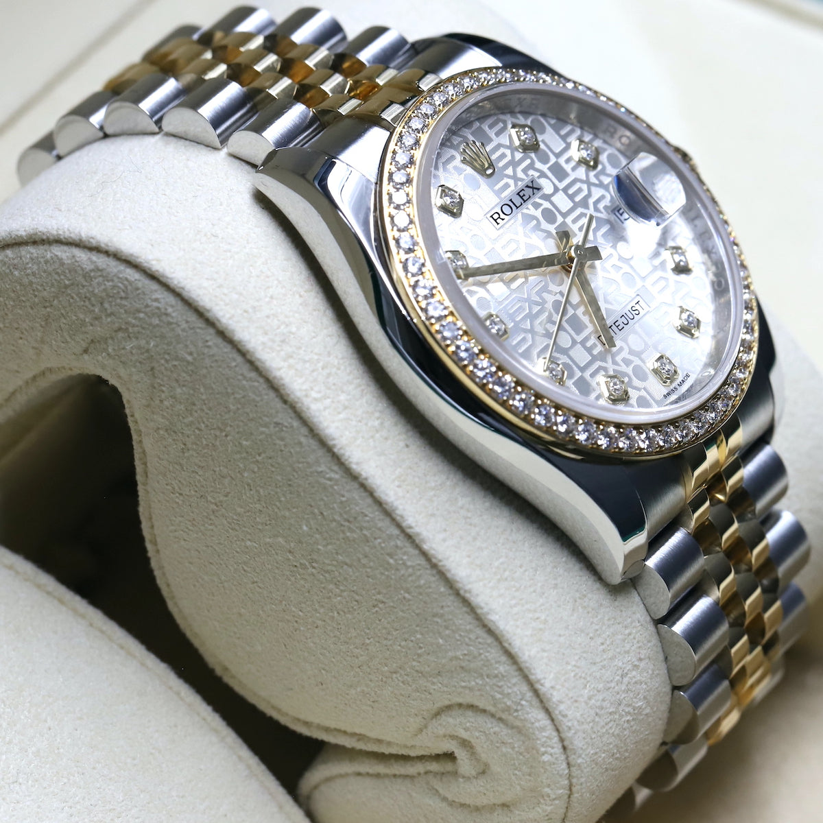 Rolex<br>116243 Datejust 36 SS/18K Silver Jubilee Dial