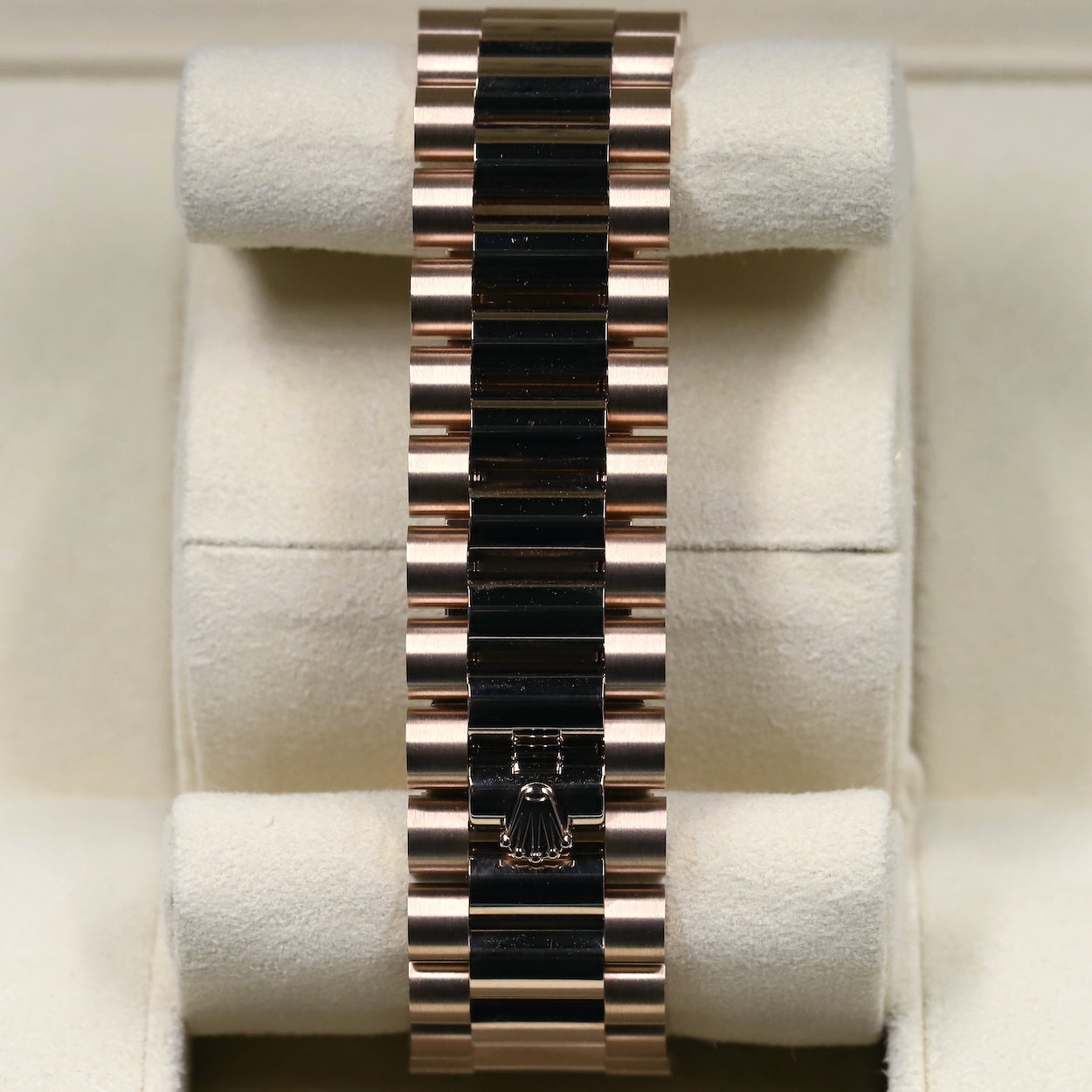 Rolex<br>228345RBR DayDate 40 Rose Gold Baguette Diamond Dial Diamond Bezel