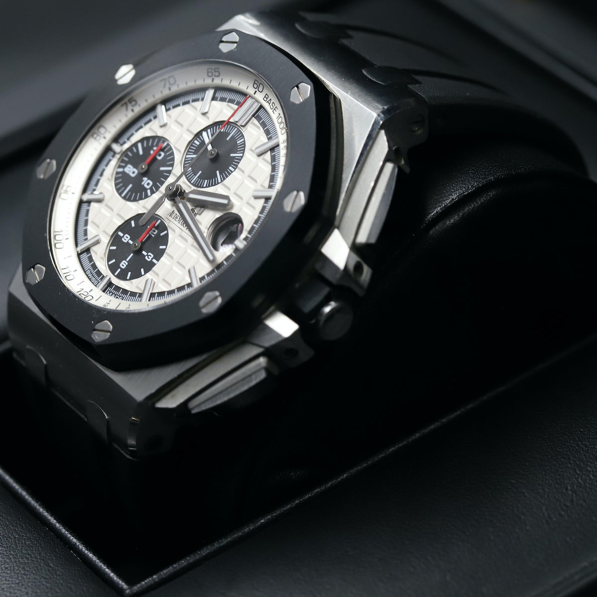 Audemars Piguet<br>26400SO Royal Oak Offshore White Dial