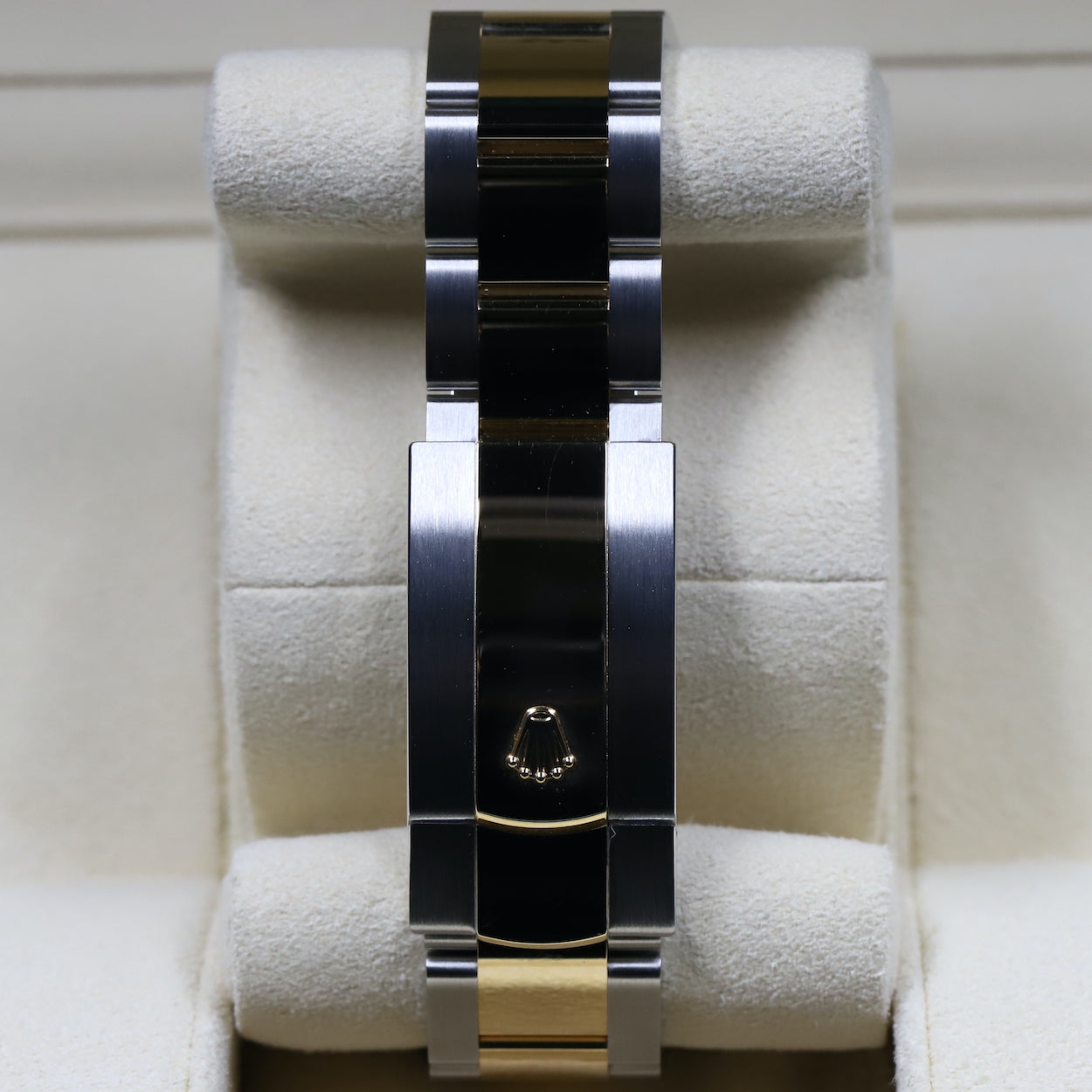 Rolex<br>326933 Sky-Dweller SS/18k Black Dial