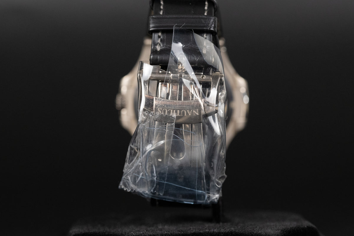 Patek Philippe5712G Nautilus Date Moon Phases Newport Watch Club patek-philippe5712g-nautilus-date-moon-phases-newport-watch-club