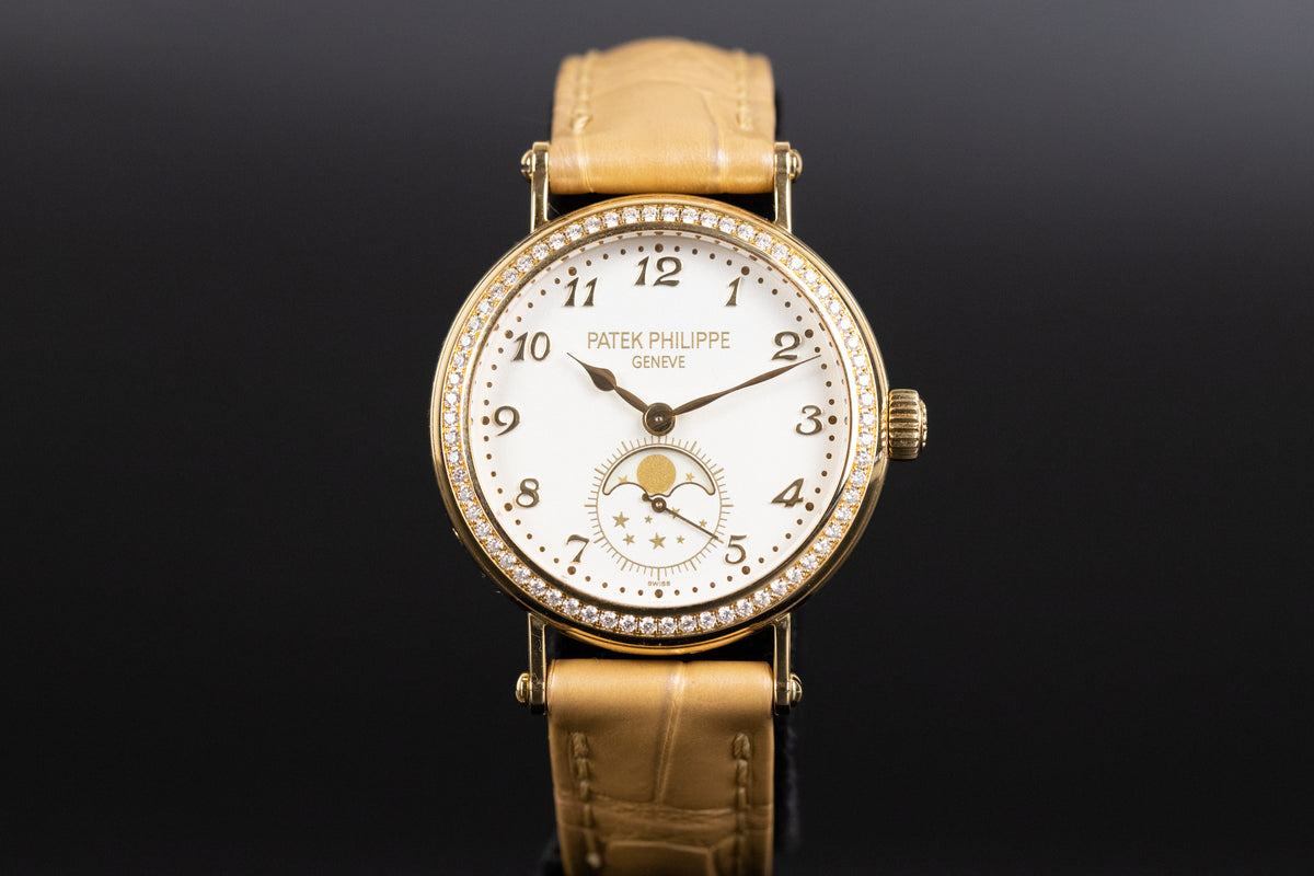 Patek Philippe<br>7121J Calatrava Moonphase Complications