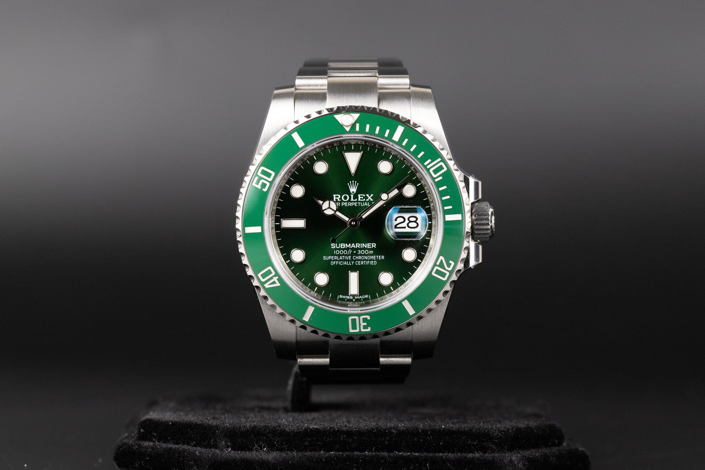 Rolex116610LV Submariner 'Hulk' – Newport Watch Club