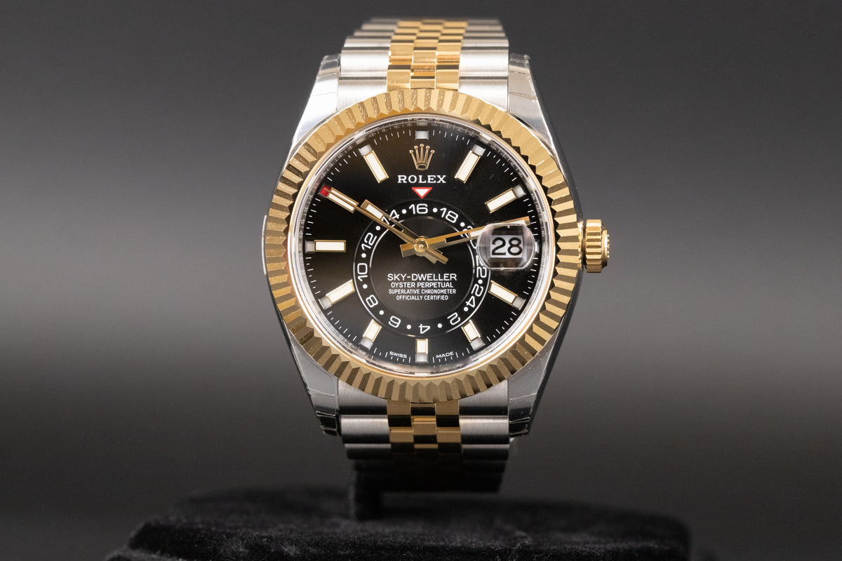 Rolex<br>326933 Sky-Dweller SS/18k Black Dial