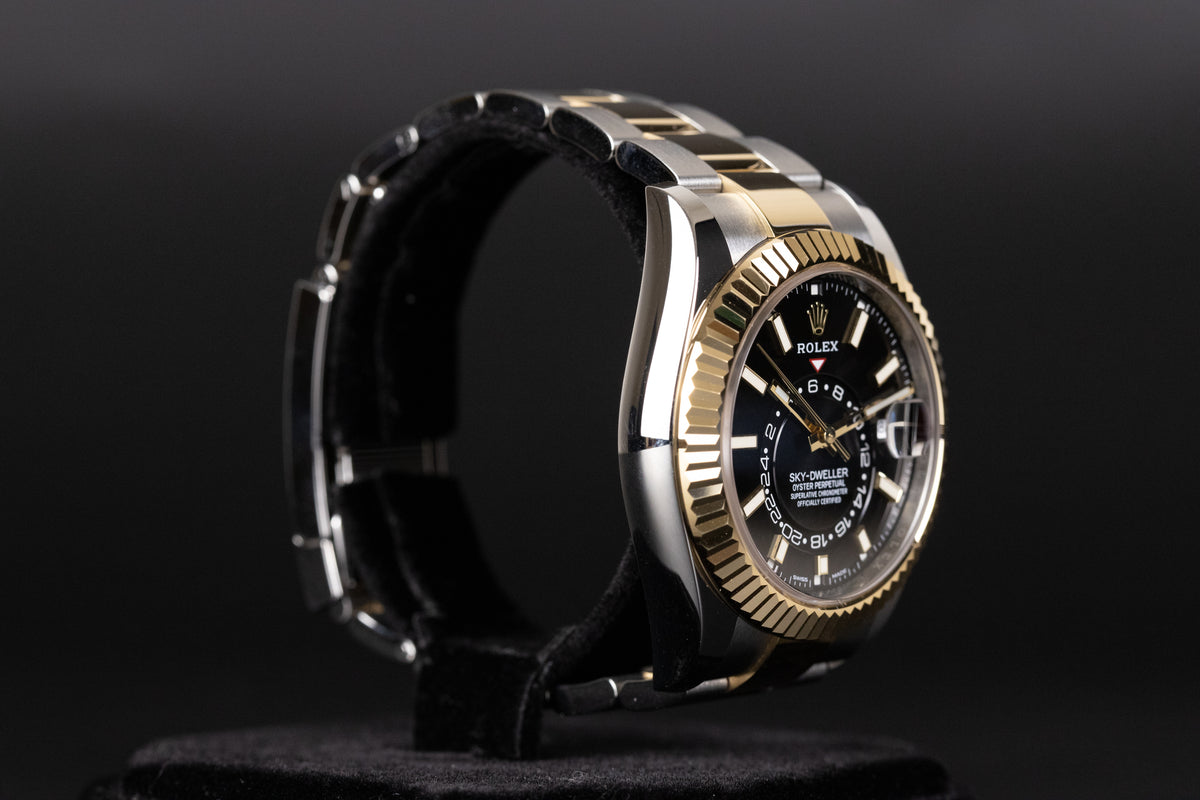 Rolex<br>326933 Sky-Dweller SS/18k Black Dial