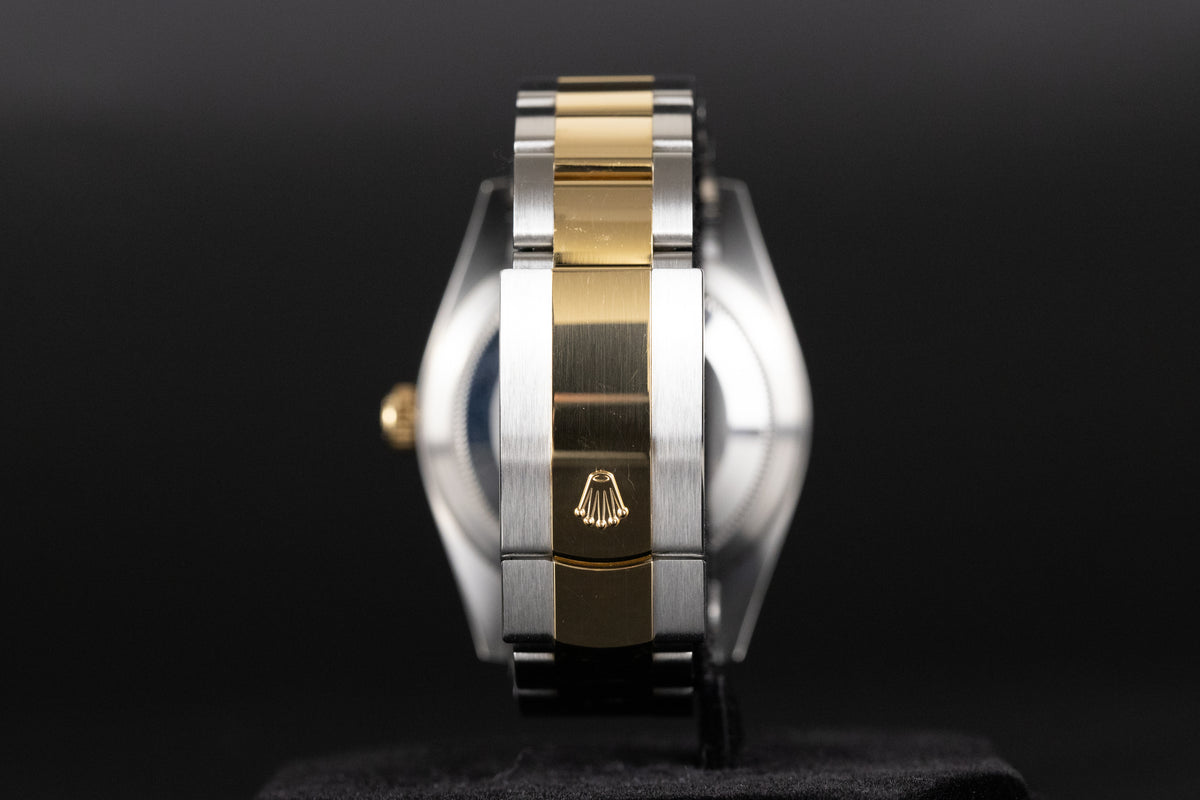 Rolex<br>326933 Sky-Dweller SS/18k Black Dial
