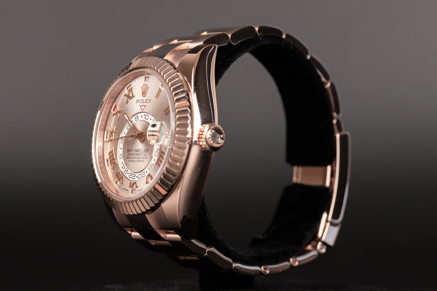Rolex<br>326935 Sky-Dweller Sundust Dial