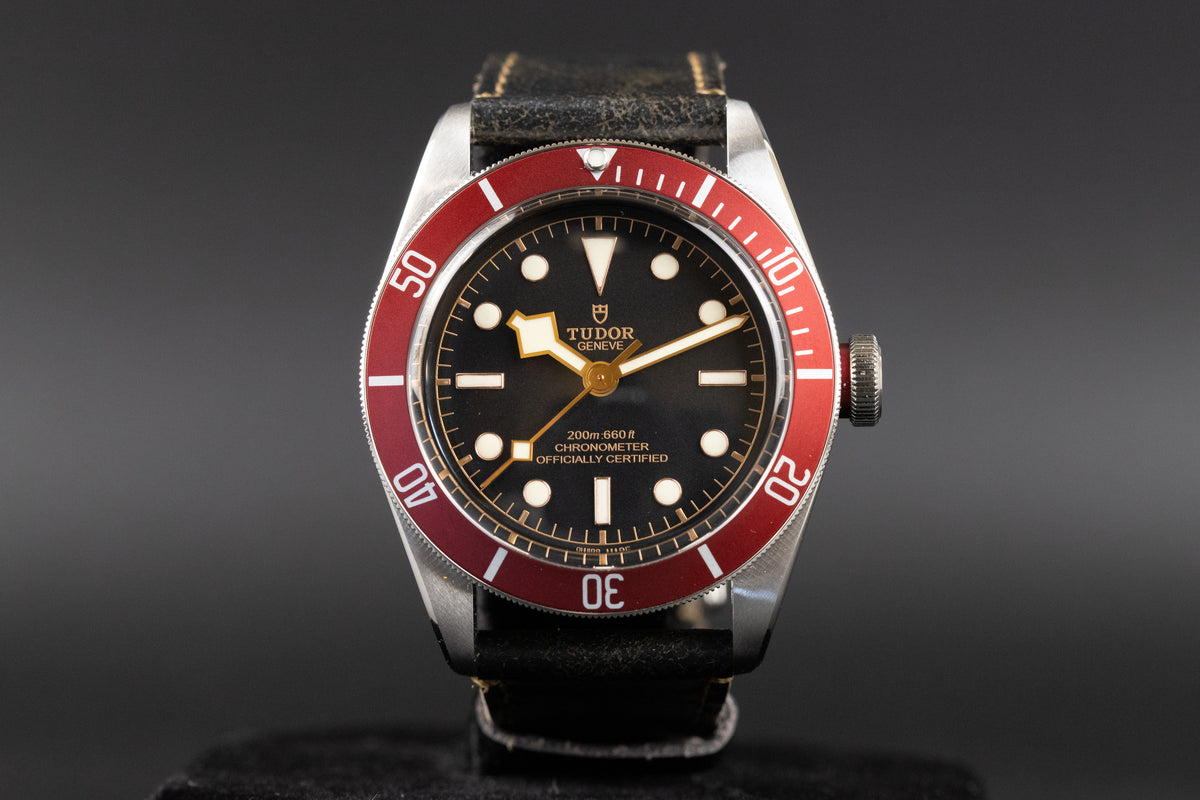 Tudor<br>M79230R Black Bay Red Shield