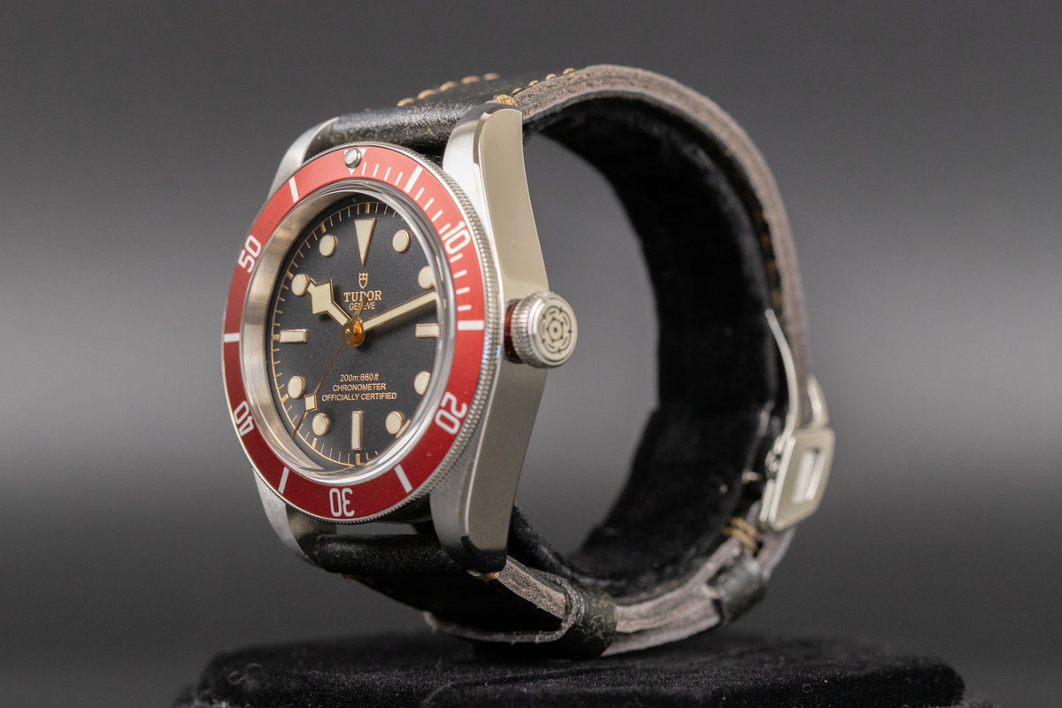 Tudor<br>M79230R Black Bay Red Shield